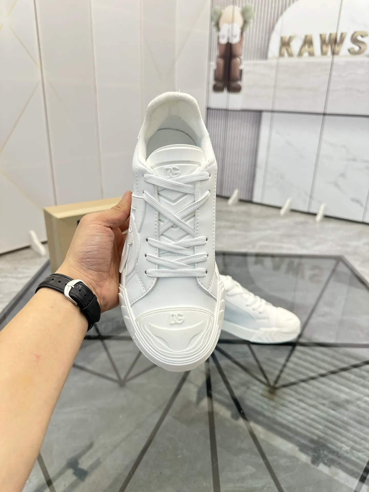 Men's shoes for sale 💰: 💰P500¥ Product trademark: DG* "Dolce & Gabbana*" low-cut casual shoes Regular size: 35-45 (can be customized to 46) Couple style Product material: imported silk leather upper, breathable lining, original outsole. Number: 803